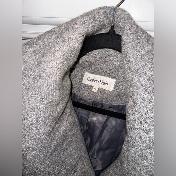 Circa 2012, Calvin Klein Grey Wool Coat, Size 6 - Picture 6 of 17